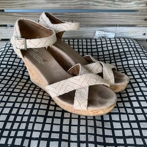 Toms Cork Heeled Wedge Sandals in Aztec Beige Size 8